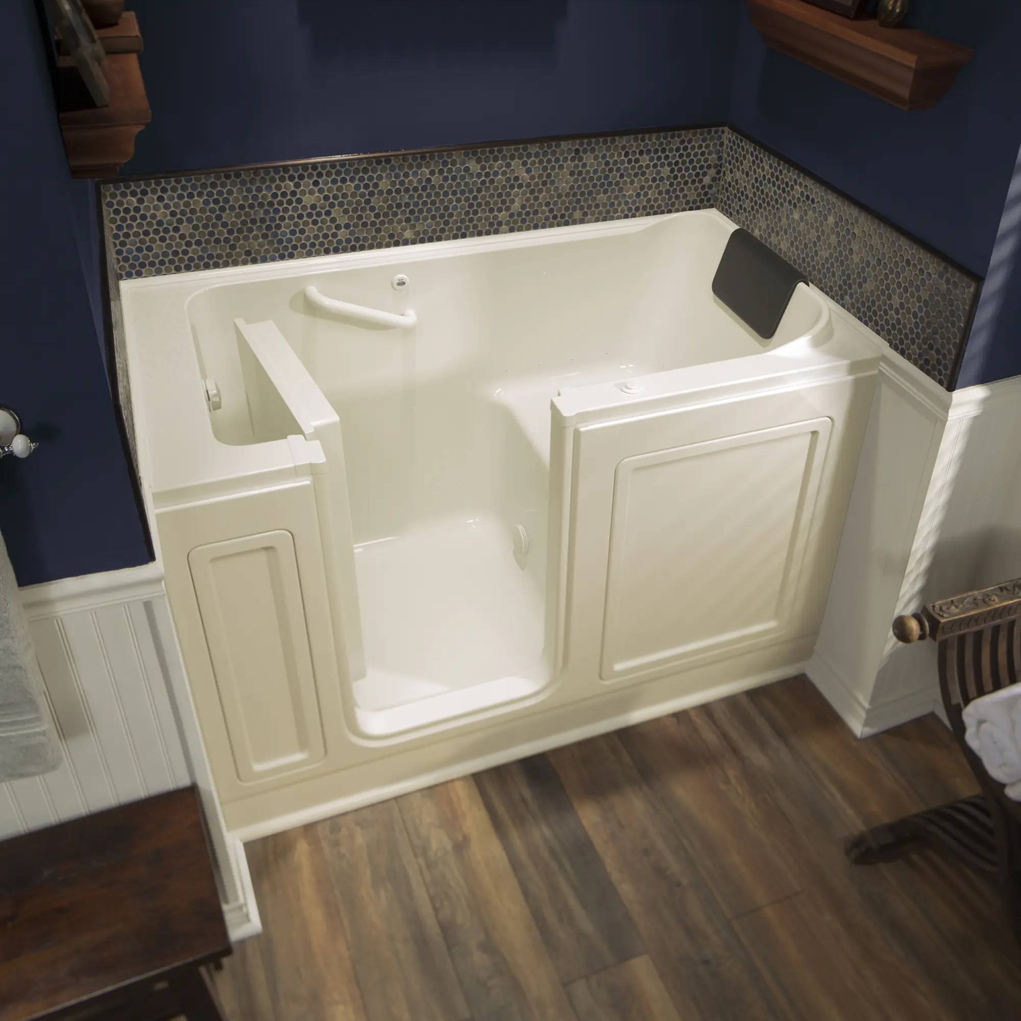 Acrylic Luxury Series 32 x 60 -Inch Walk-in Tub With Air Spa System - Left-Hand Drain - Image 4