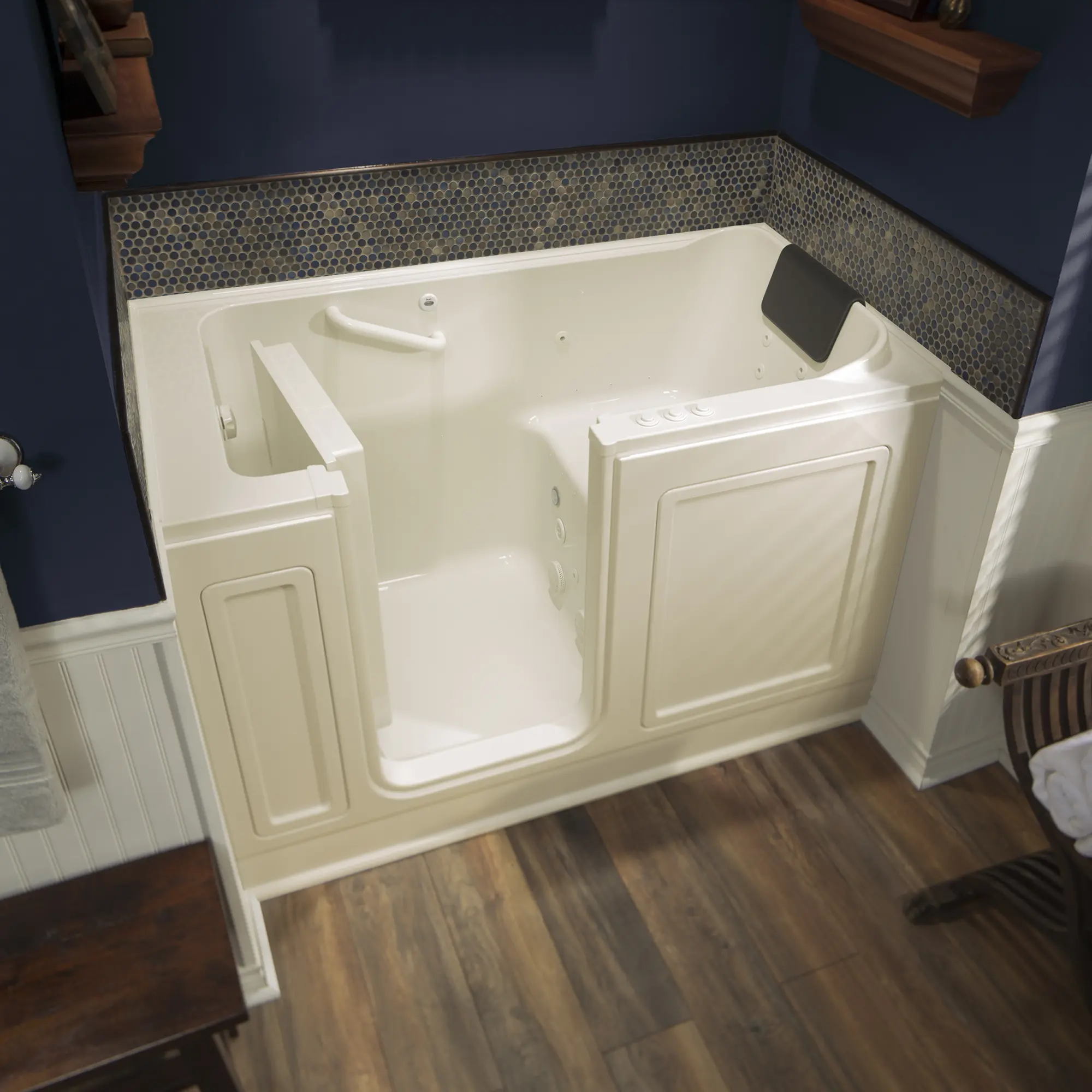 Acrylic Luxury Series 32 x 60 -Inch Walk-in Tub With Combination Air Spa and Whirlpool Systems - Left-Hand Drain - Image 9