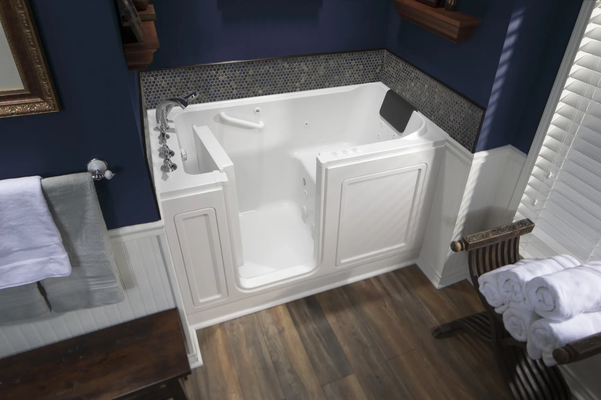 Acrylic Luxury Series 32 x 60 -Inch Walk-in Tub With Combination Air Spa and Whirlpool Systems - Left-Hand Drain With Faucet - Image 9