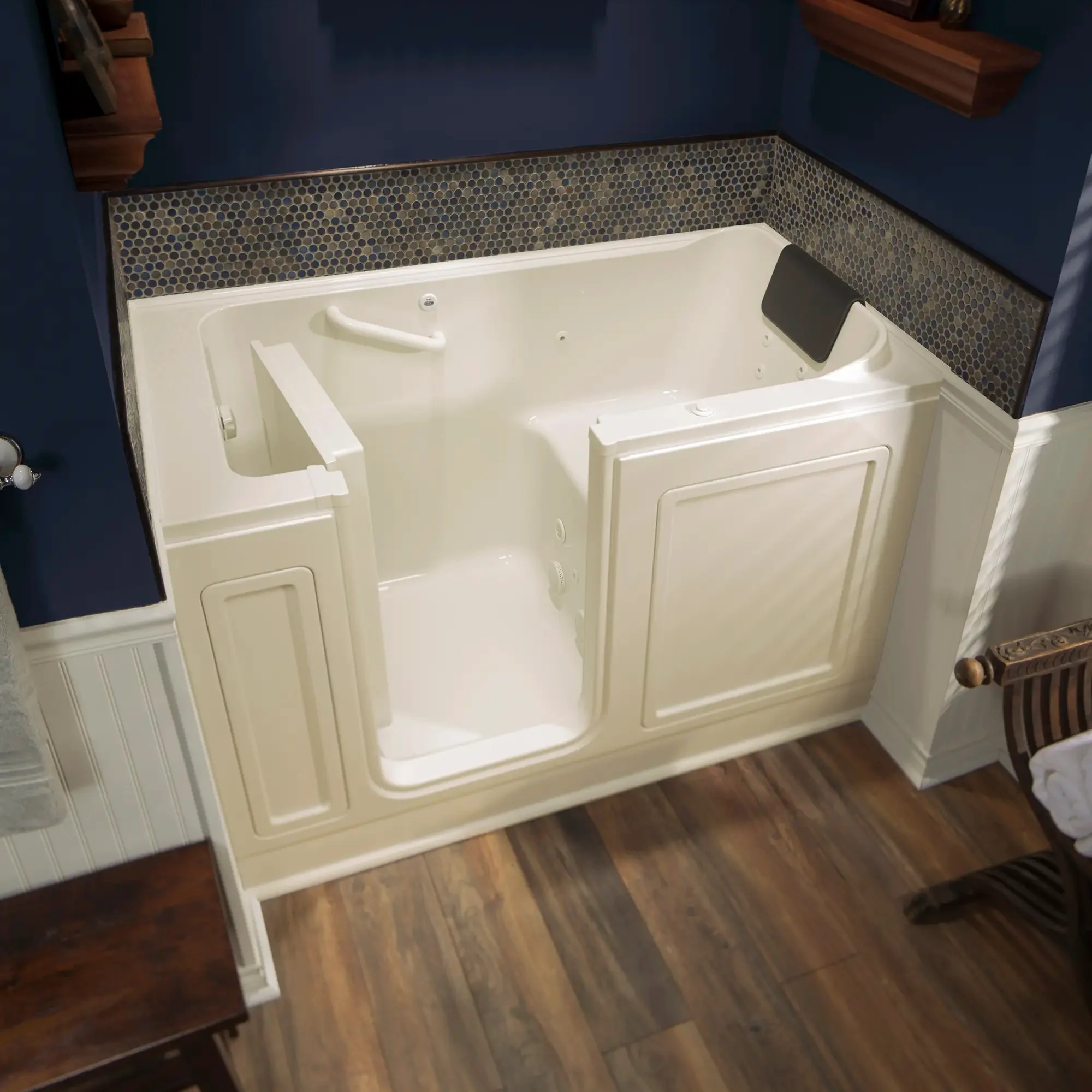 Acrylic Luxury Series 32 x 60 -Inch Walk-in Tub With Whirlpool System - Left-Hand Drain - Image 2