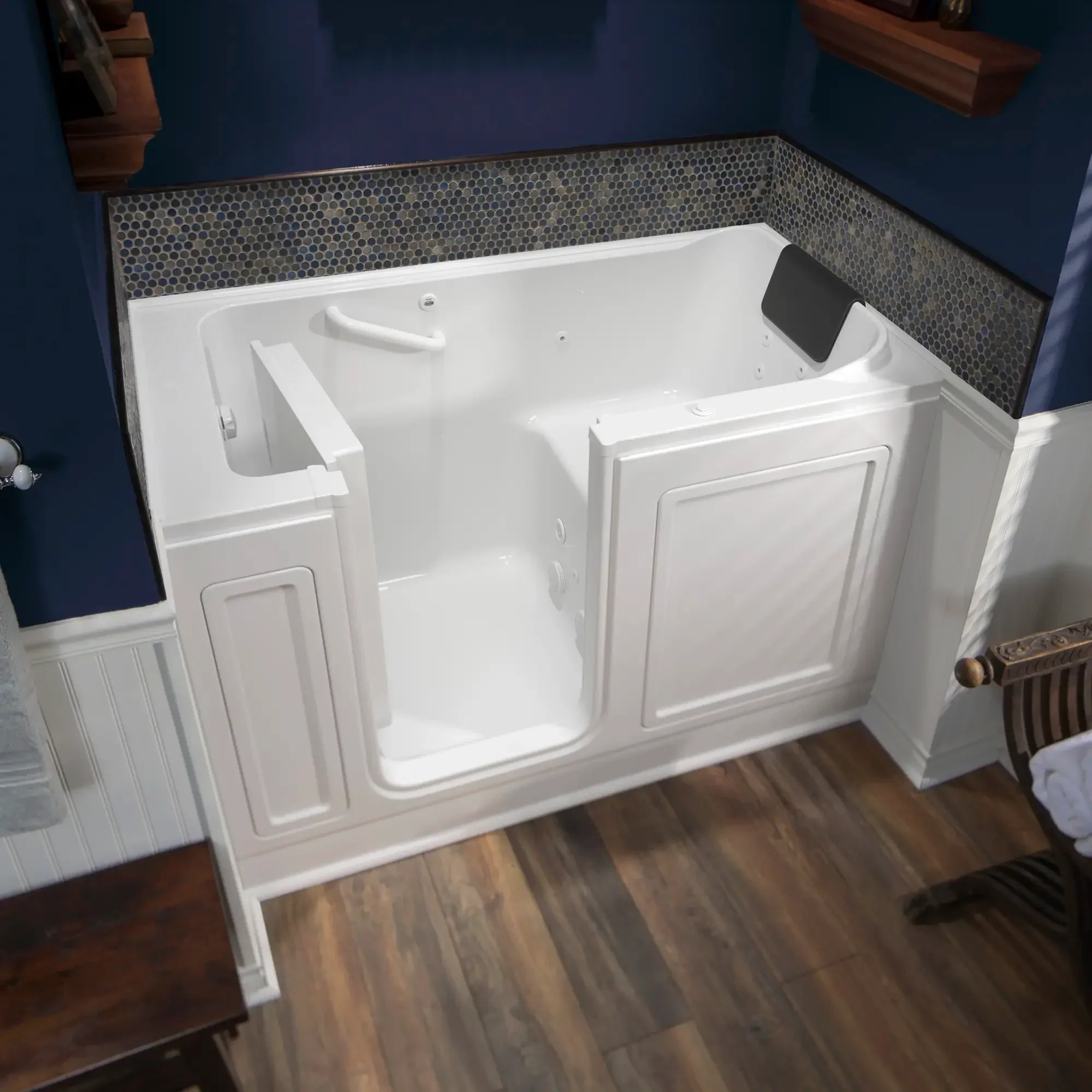Acrylic Luxury Series 32 x 60 -Inch Walk-in Tub With Whirlpool System - Left-Hand Drain - Image 9