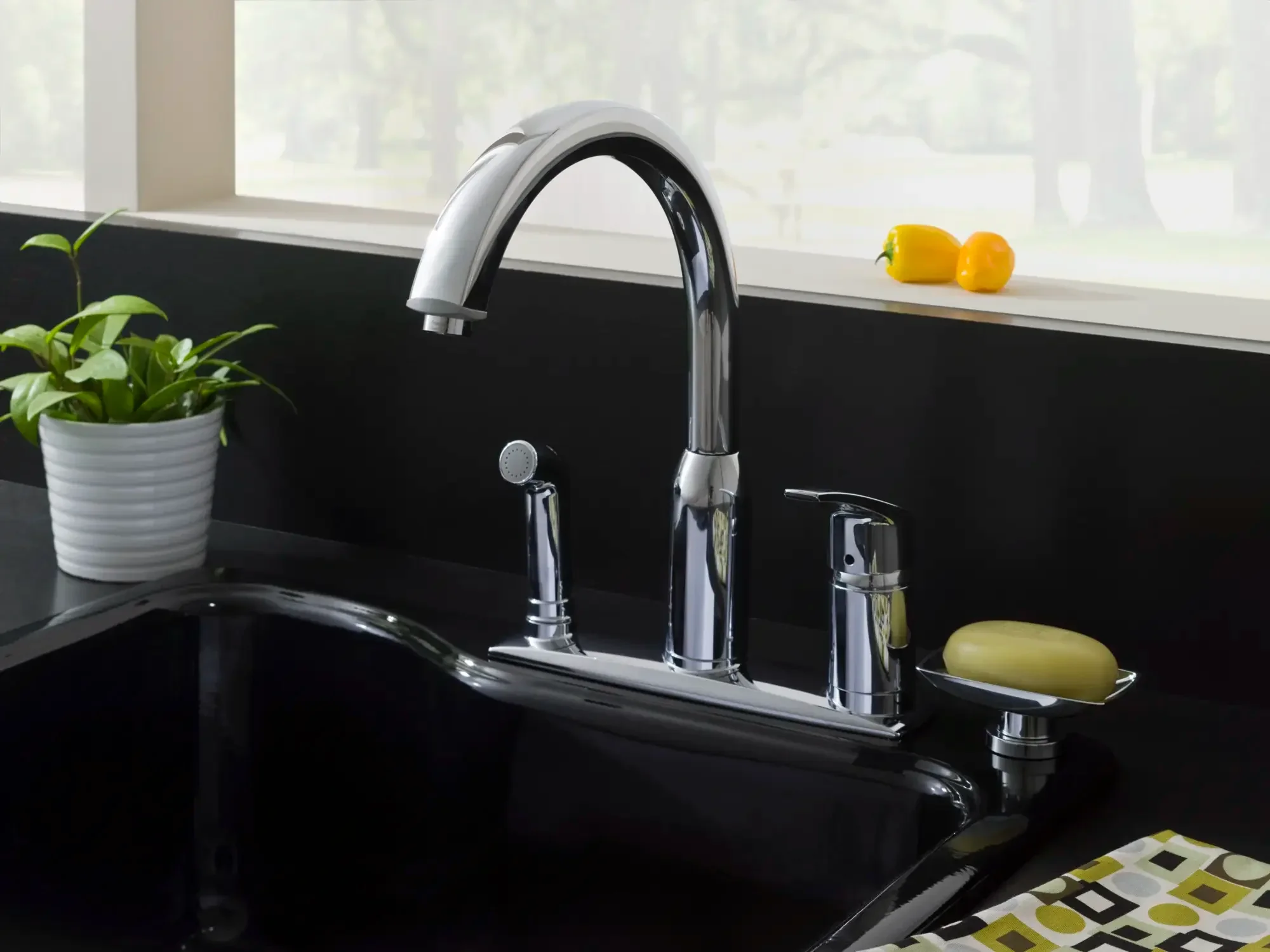Arch Single Handle High Arc Kitchen Faucet with Side Spray - Image 15