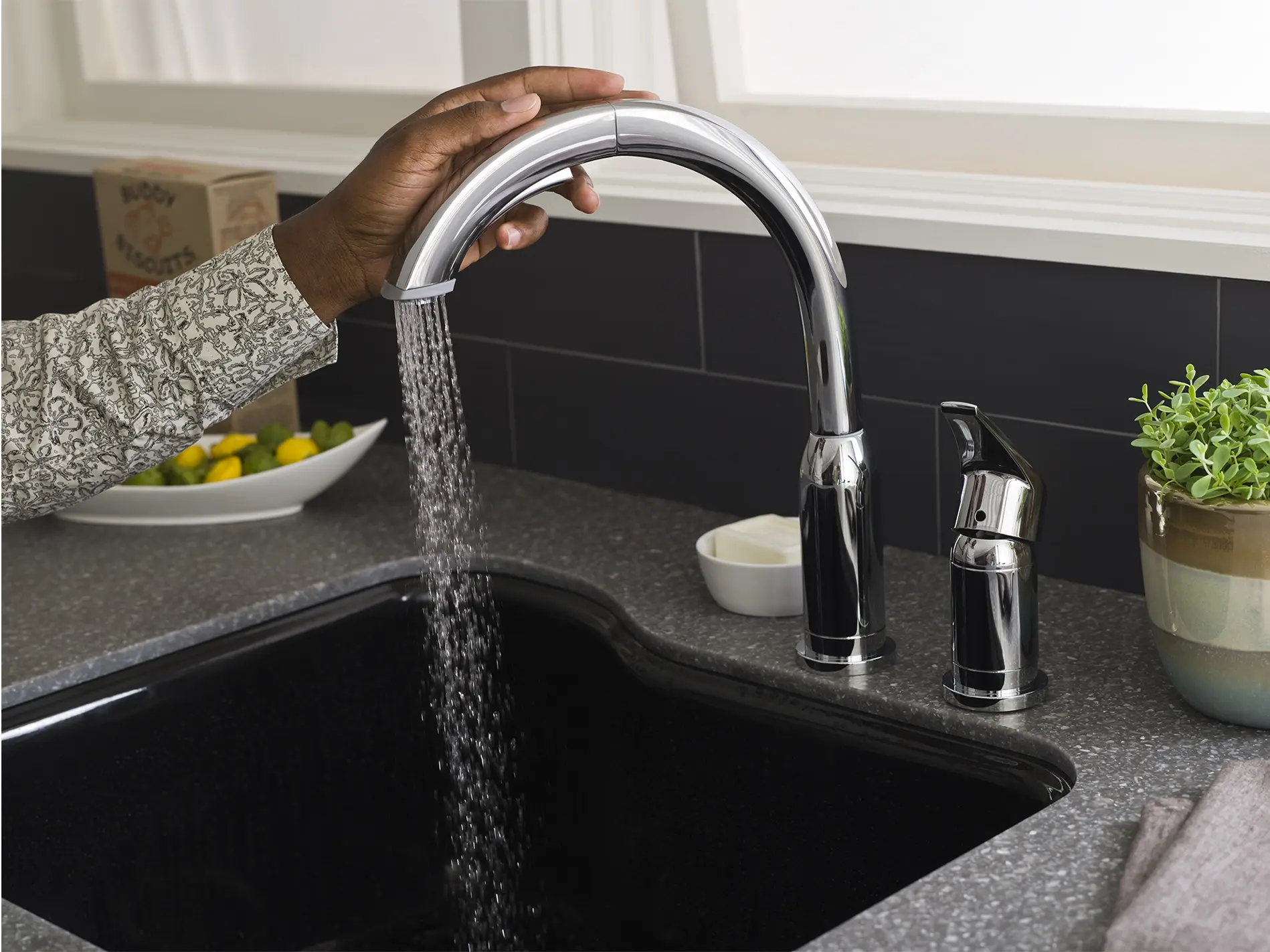 Arch Single Handle Pull Out High-Arc Kitchen Faucet - Image 20