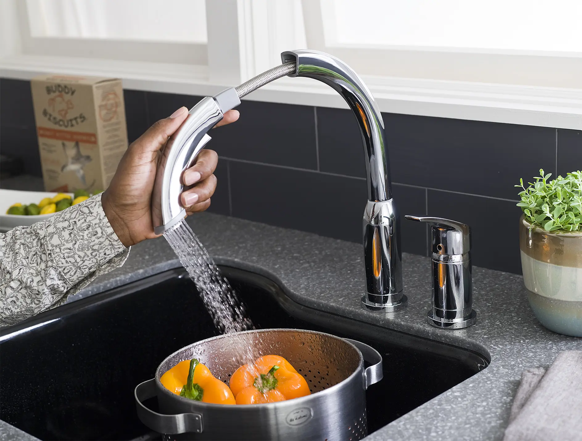 Arch Single Handle Pull Out High-Arc Kitchen Faucet - Image 28
