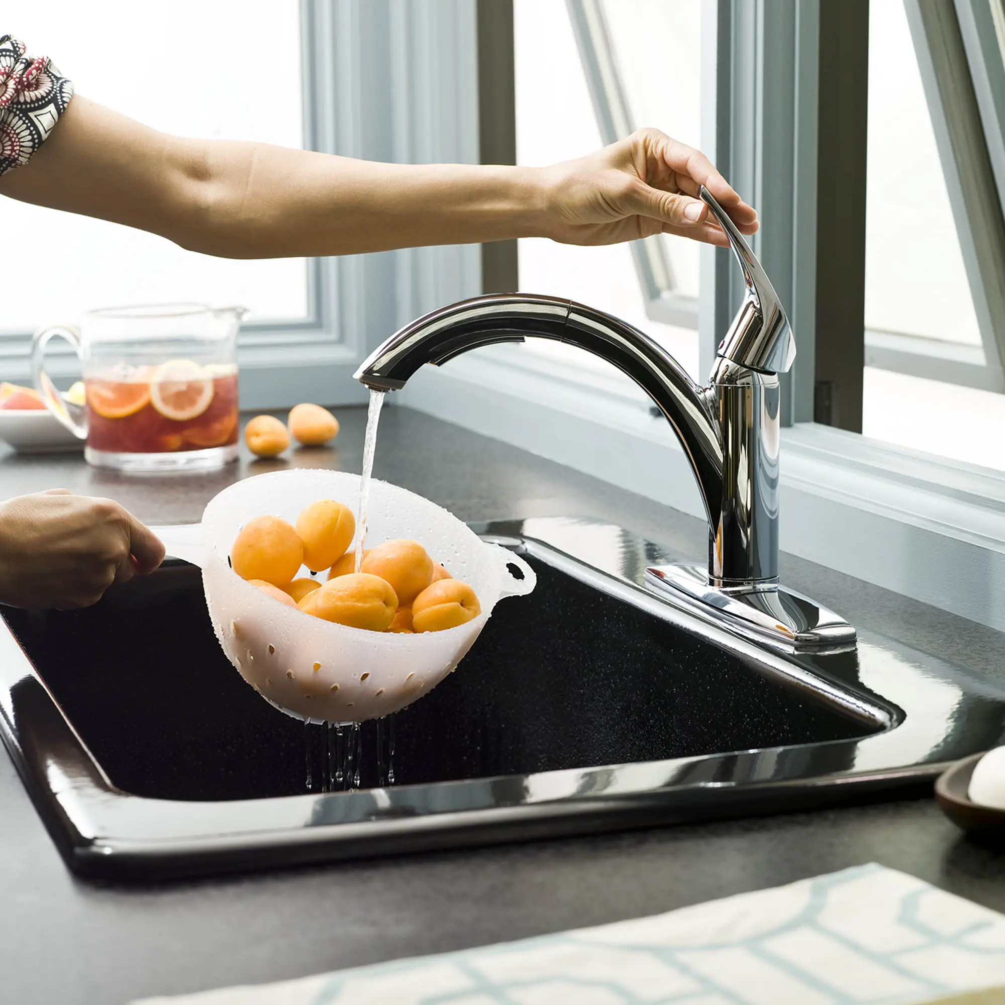 Arch Single Handle Pull Out Kitchen Faucet - Image 8