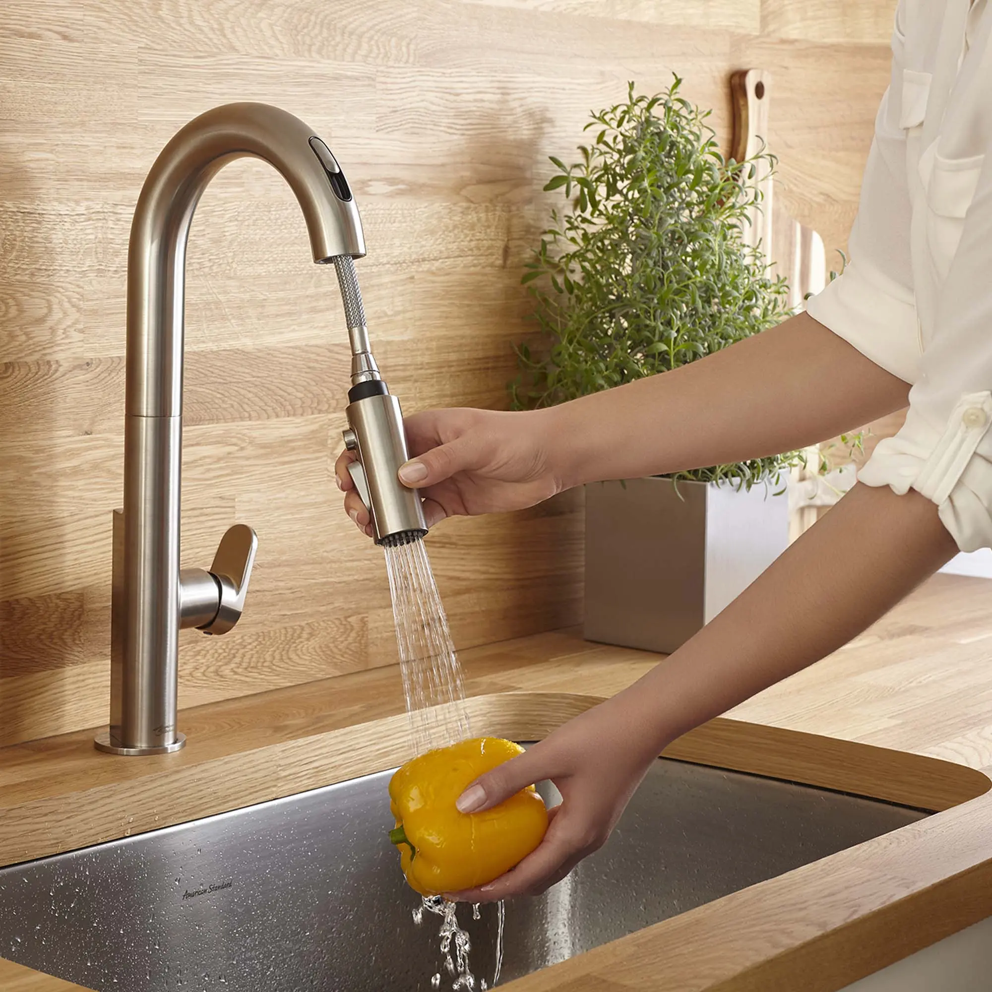 Beale® Touchless Single-Handle Pull-Down Dual Spray Kitchen Faucet 1.5 gpm/5.7 L/min - Image 13
