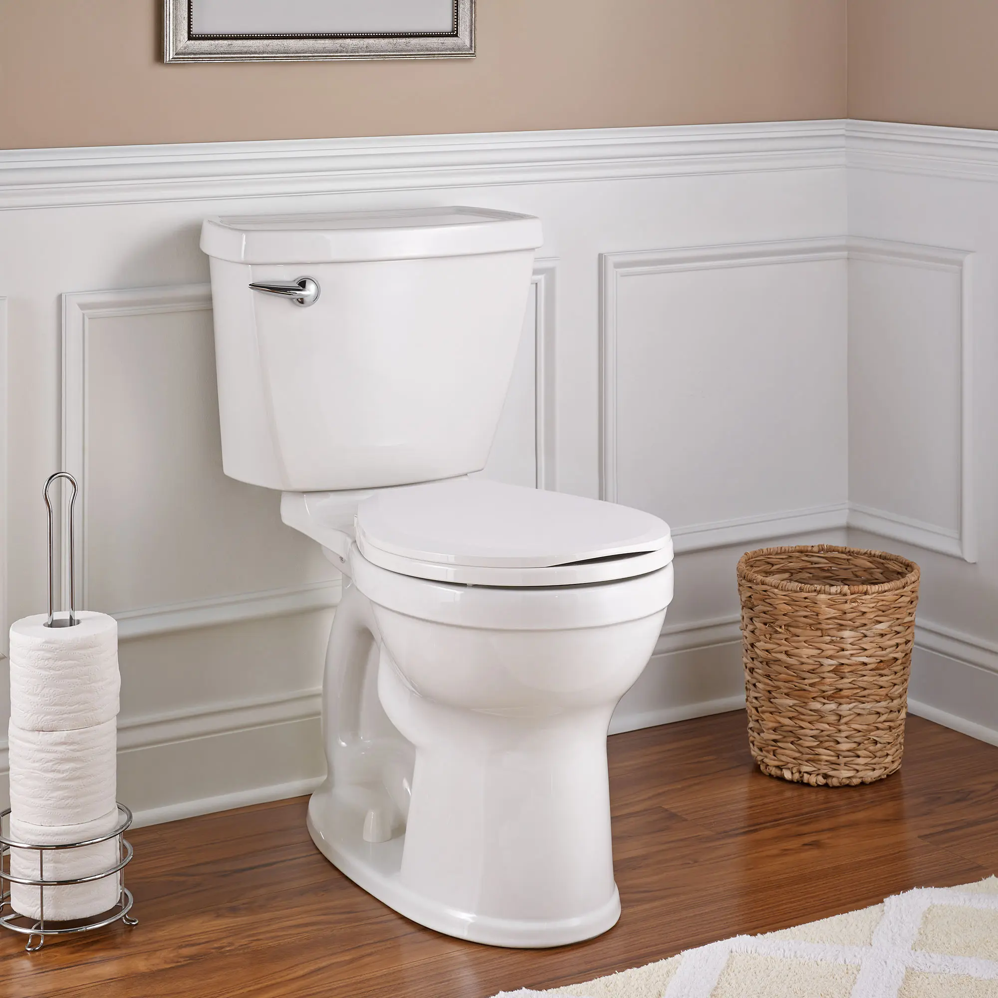 Champion 4 2.8 GPF/4.8 LPF Left Trip Lever 16-1/2-in. Round-Front Toilet with Seat