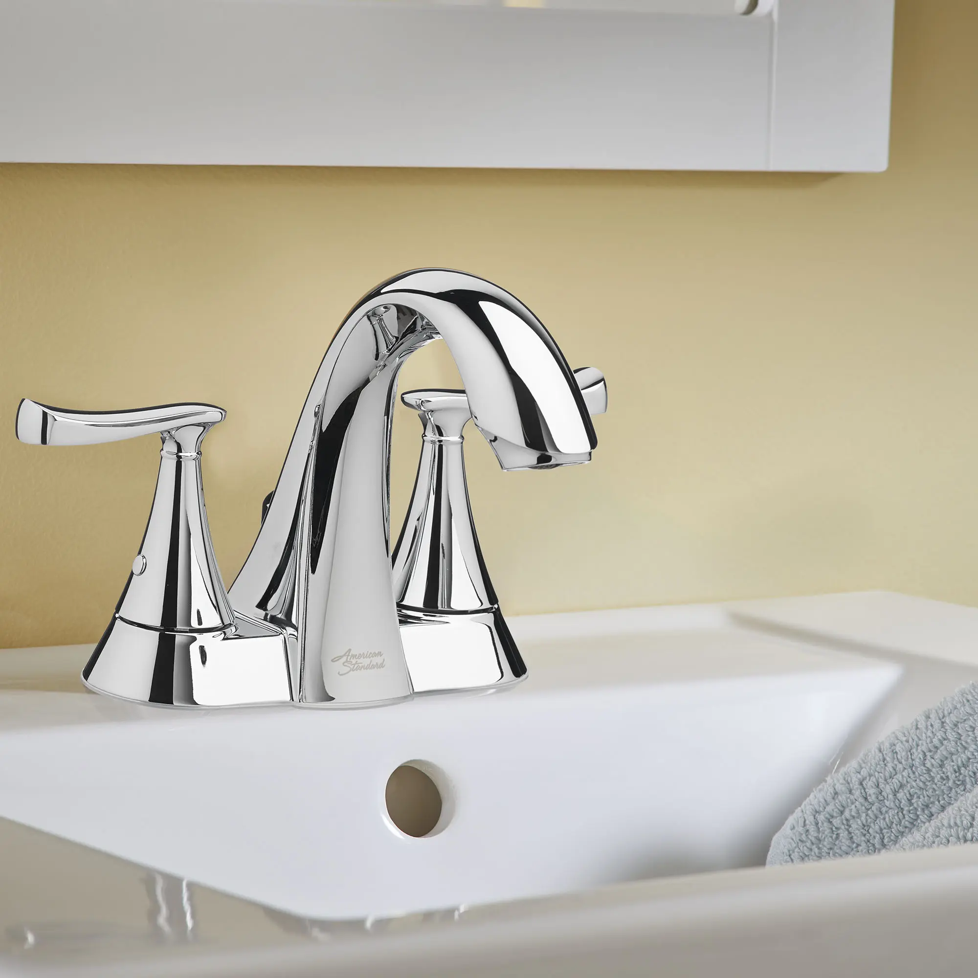 Chatfield® 4-Inch Centerset 2-Handle Bathroom Faucet 1.2 gpm/4.5 L/min With Lever Handles - Image 4