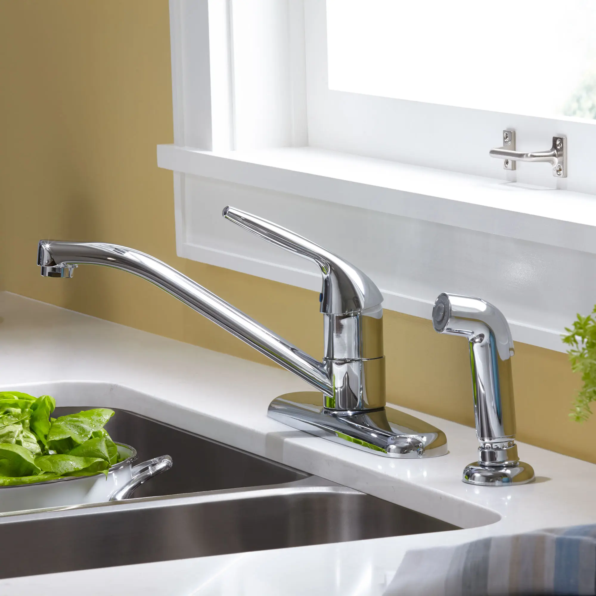 Colony® Choice Single-Handle Kitchen Faucet 2.2 gmp/8.3 L/min With Side Spray - Image 5