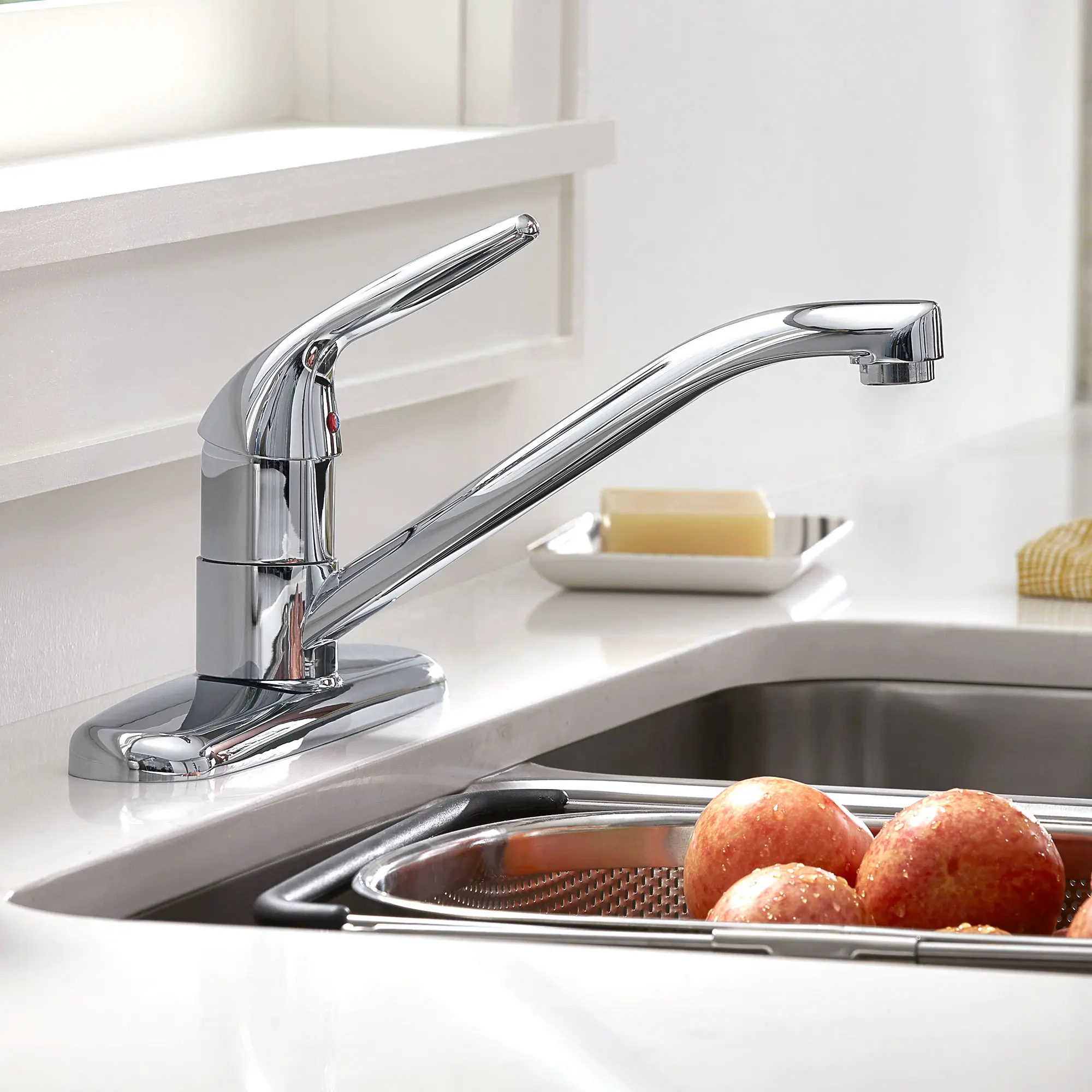 Colony® Choice Single-Handle Kitchen Faucet 2.2 gpm/8.3 L/min - Image 5