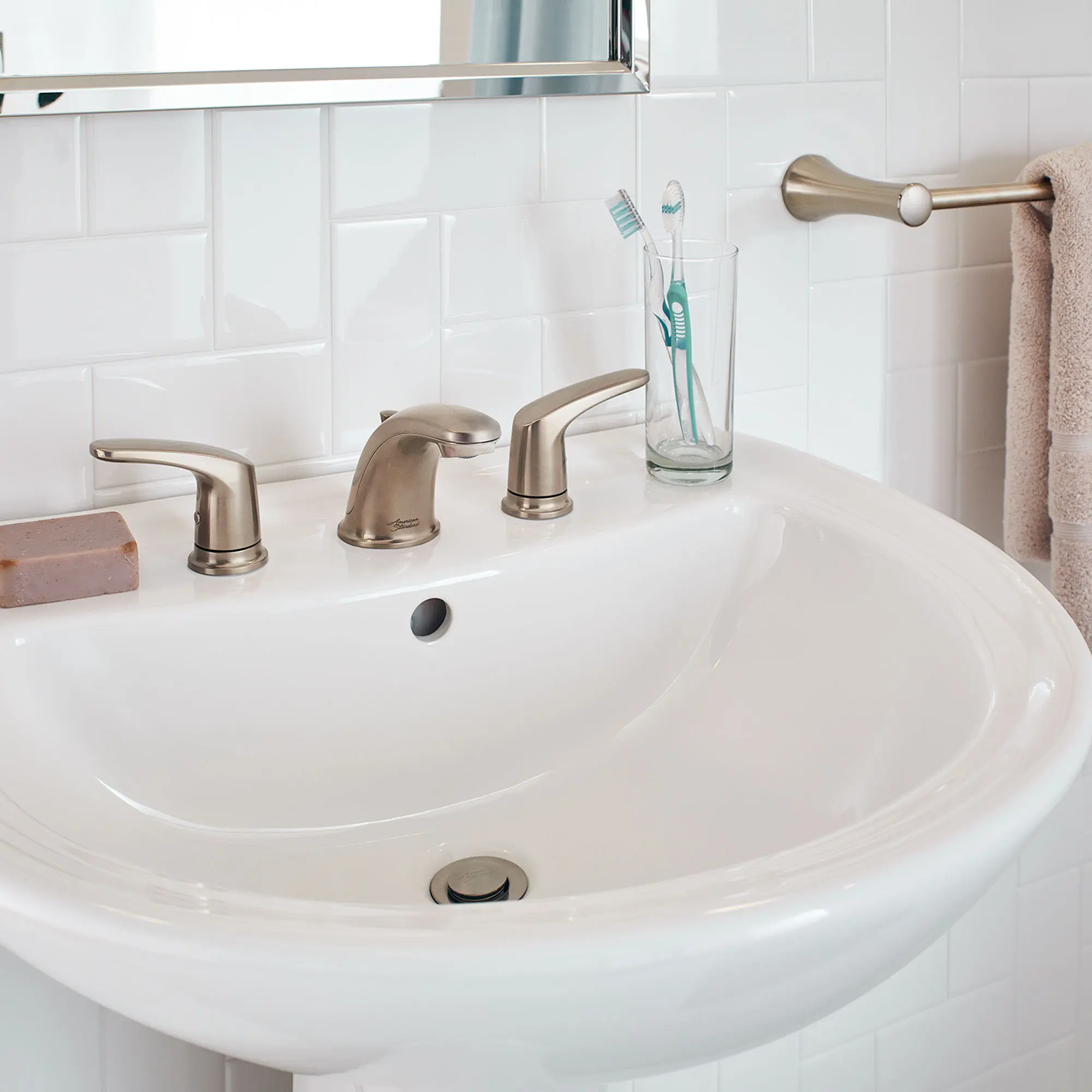 Colony® PRO 8-Inch Widespread 2-Handle Bathroom Faucet 1.2 gpm/4.5 L/min With Lever Handles - Image 7