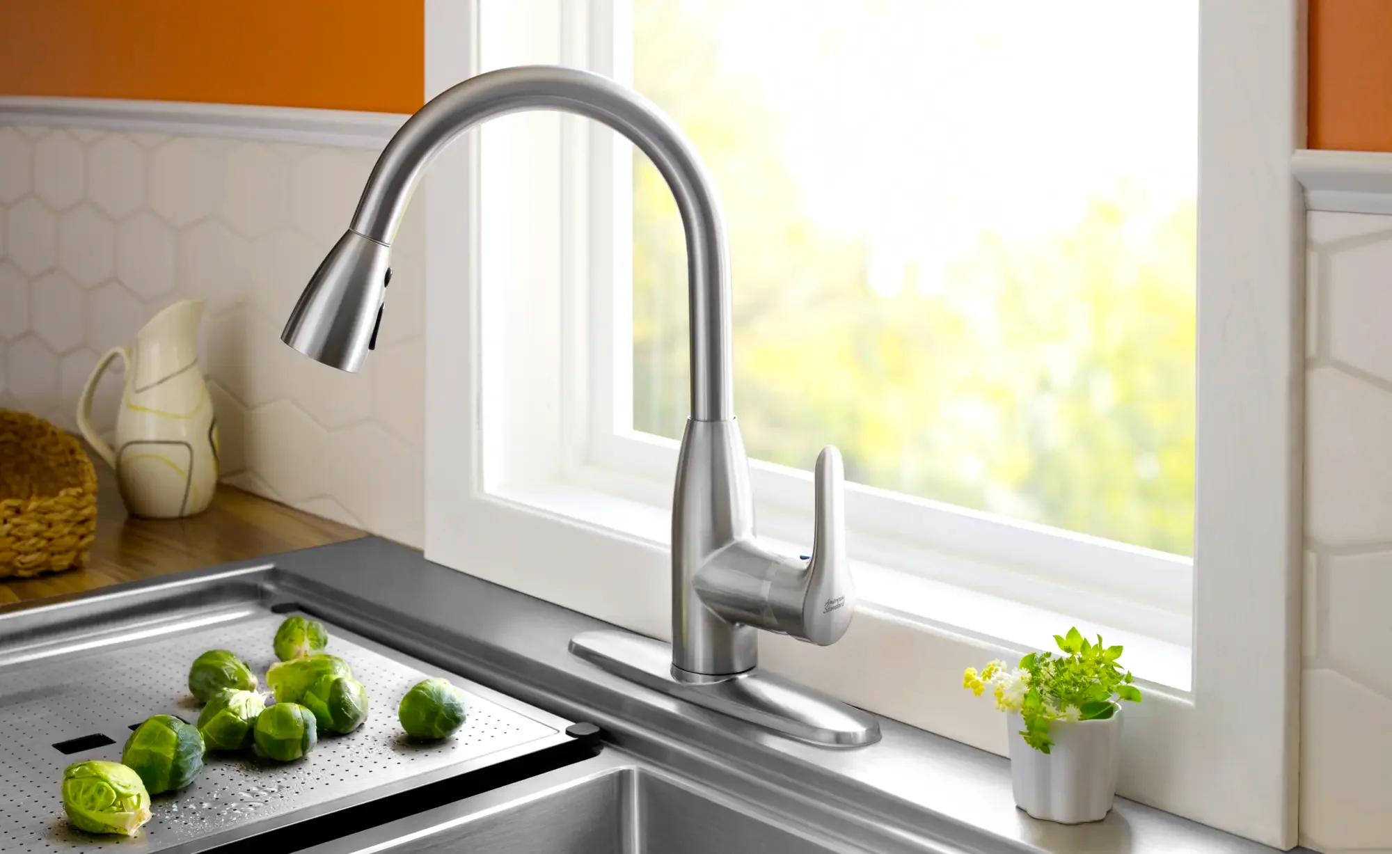 Colony® Soft Single-Handle Pull-Down Dual-Spray Kitchen Faucet 2.2 gpm/8.3 L/min - Image 17