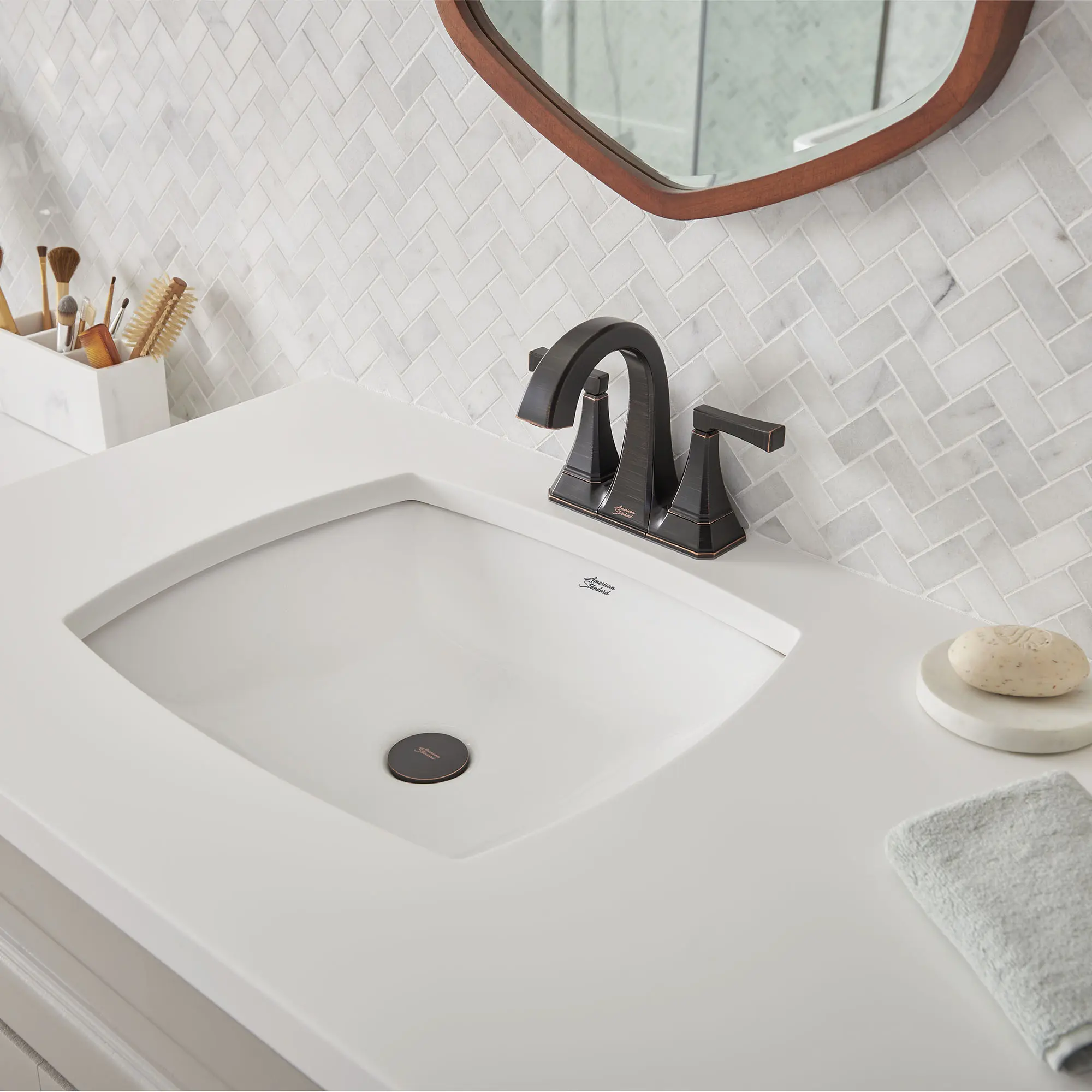 Crawford 4-Inch Centerset 2-Handle Bathroom Faucet 1.2 gpm/4.5 L/min With Lever Handles - Image 49