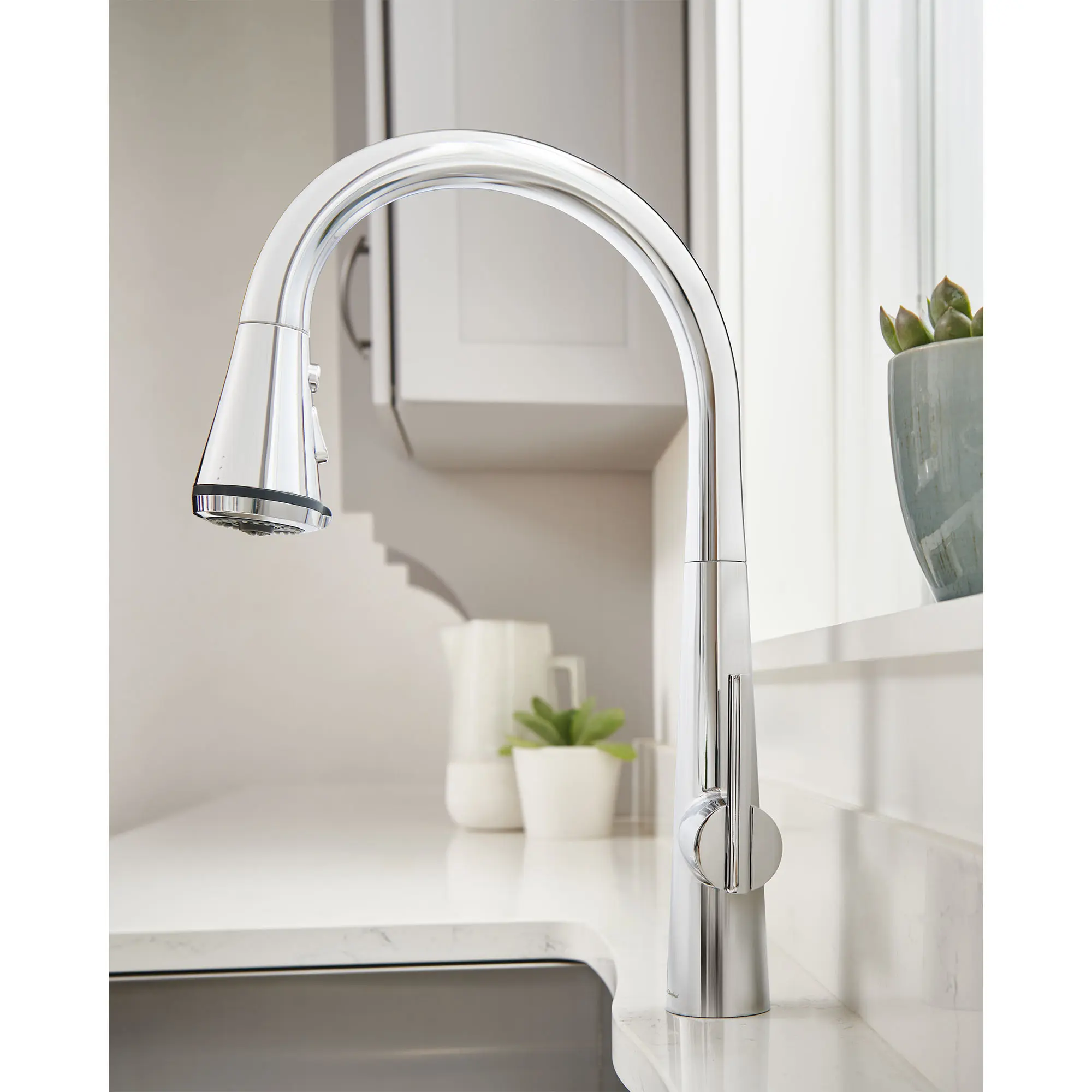 Edgewater® Single-Handle Pull-Down Multi Spray Kitchen Faucet 1.8 gpm/6.8 L/min - Image 17