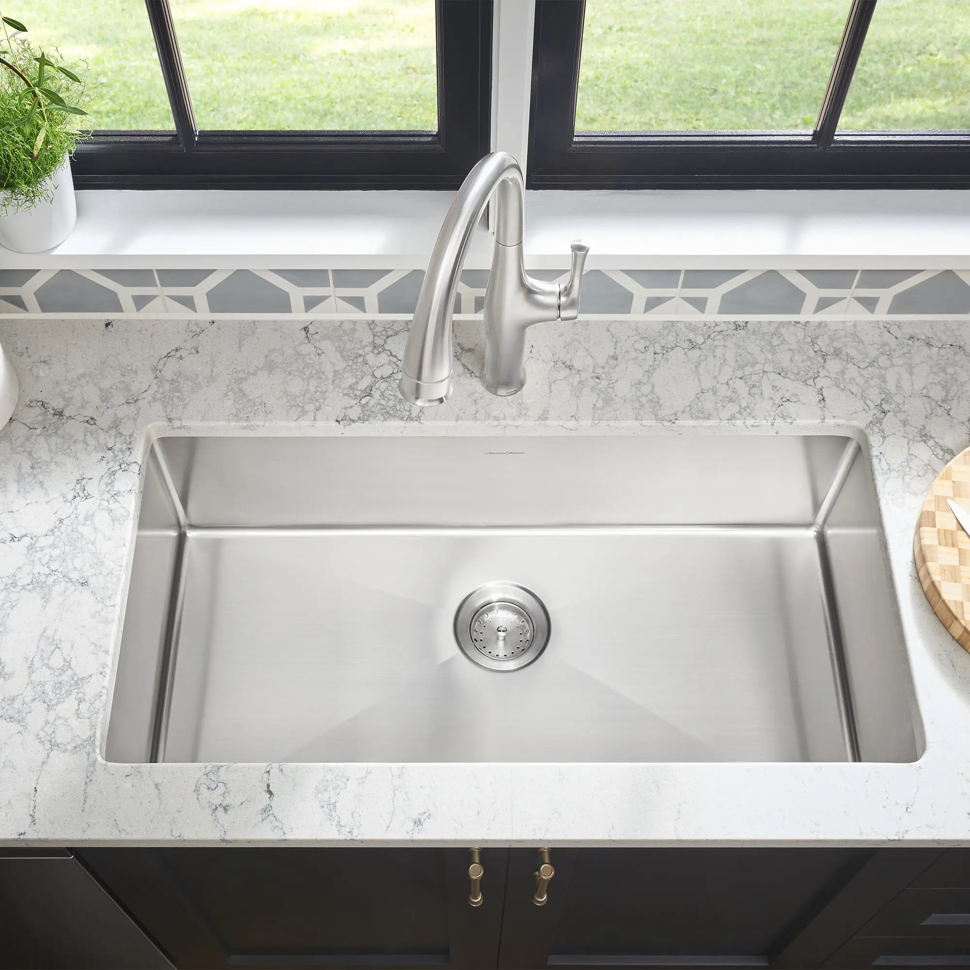 Estate Single-Handle Pull-Down Dual Spray Kitchen Faucet 1.5 gpm/5.7 L/min - Image 11