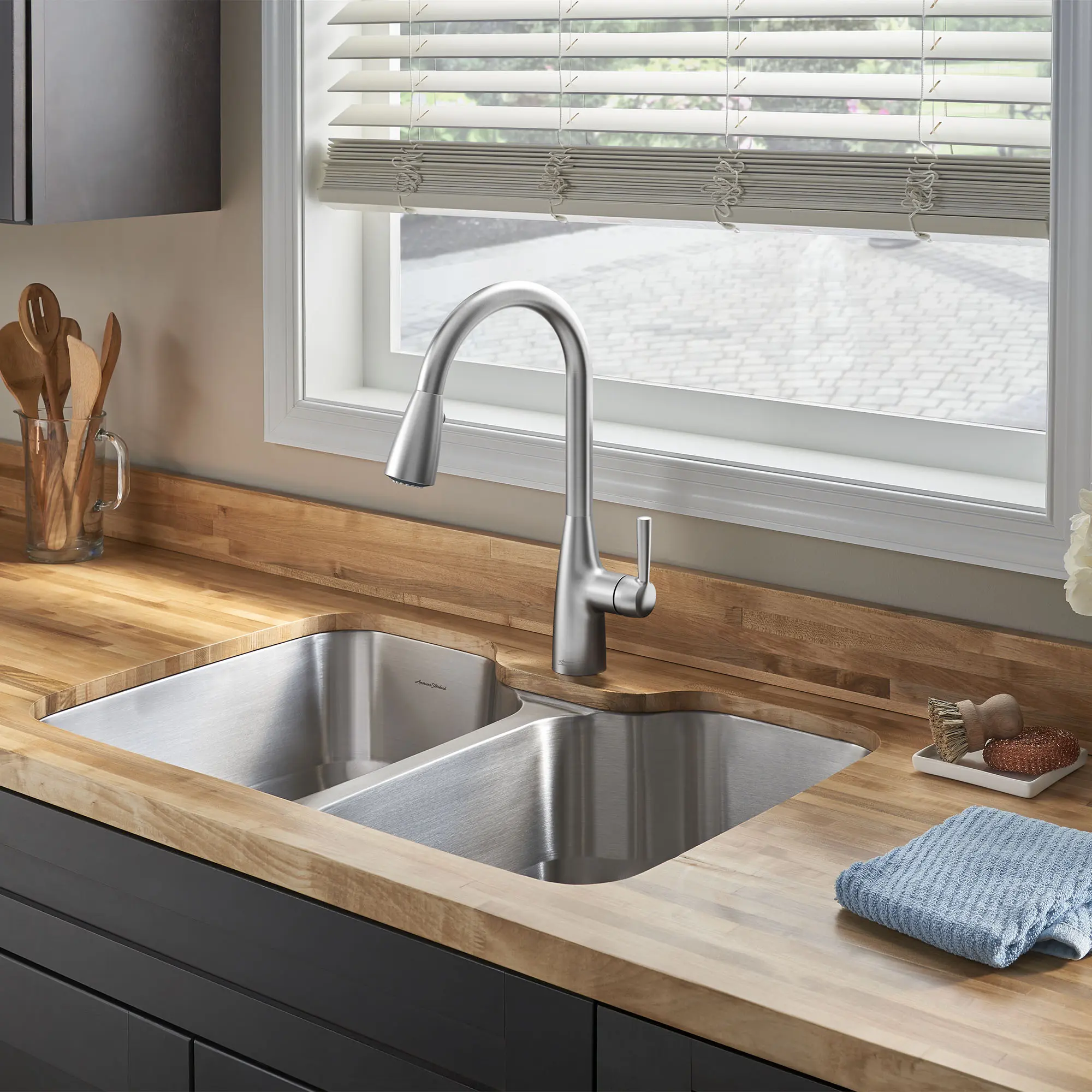Fairbury® Single-Handle Pull-Down Dual Spray Kitchen Faucet 1.8 gpm/6.8 L/min With Lever Handle - Image 23