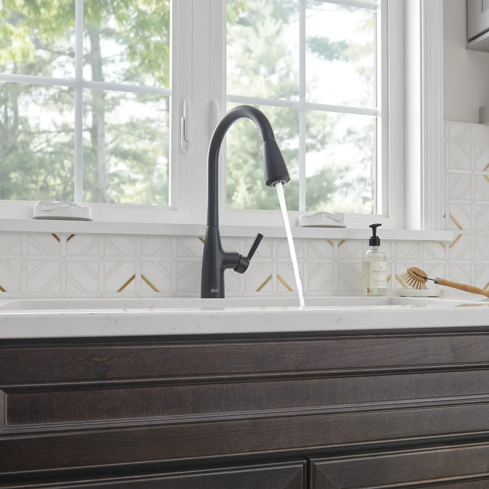 Fairbury® Single-Handle Pull-Down Dual Spray Kitchen Faucet 1.8 gpm/6.8 L/min With Lever Handle - Image 4
