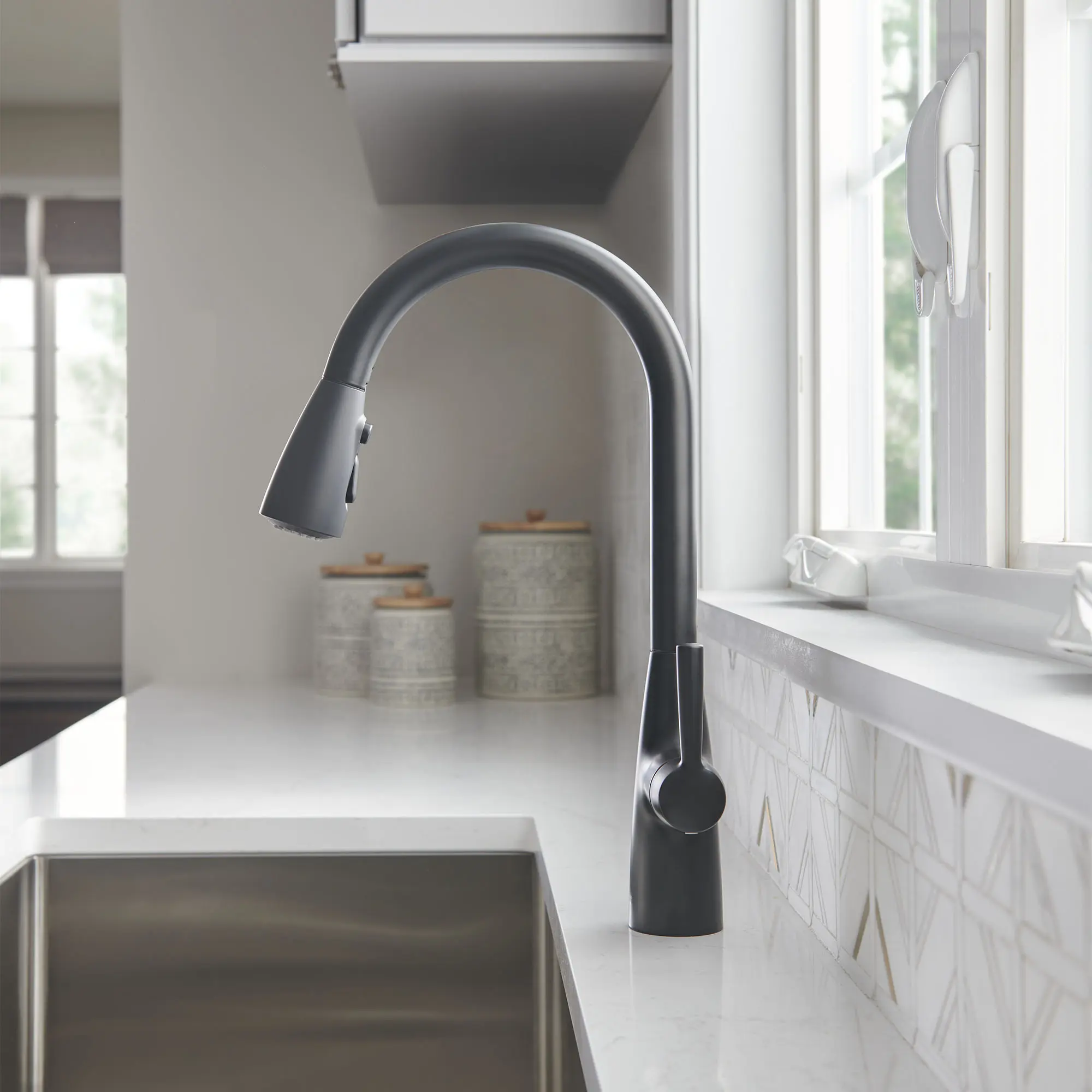 Fairbury® Single-Handle Pull-Down Dual Spray Kitchen Faucet 1.8 gpm/6.8 L/min With Lever Handle - Image 6