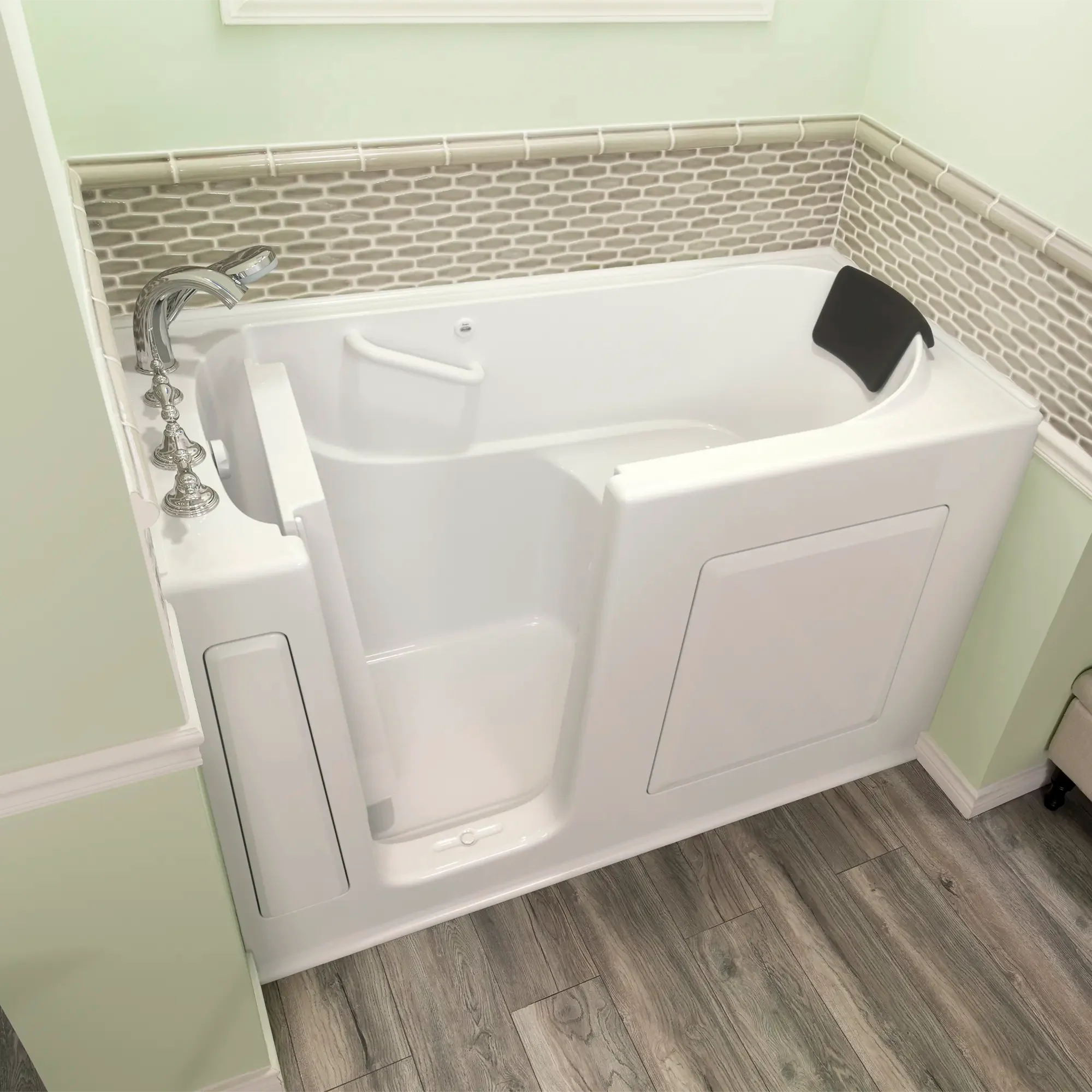 Gelcoat Premium Series 30 x 60 -Inch Walk-in Tub With Soaker System - Left-Hand Drain - Image 2