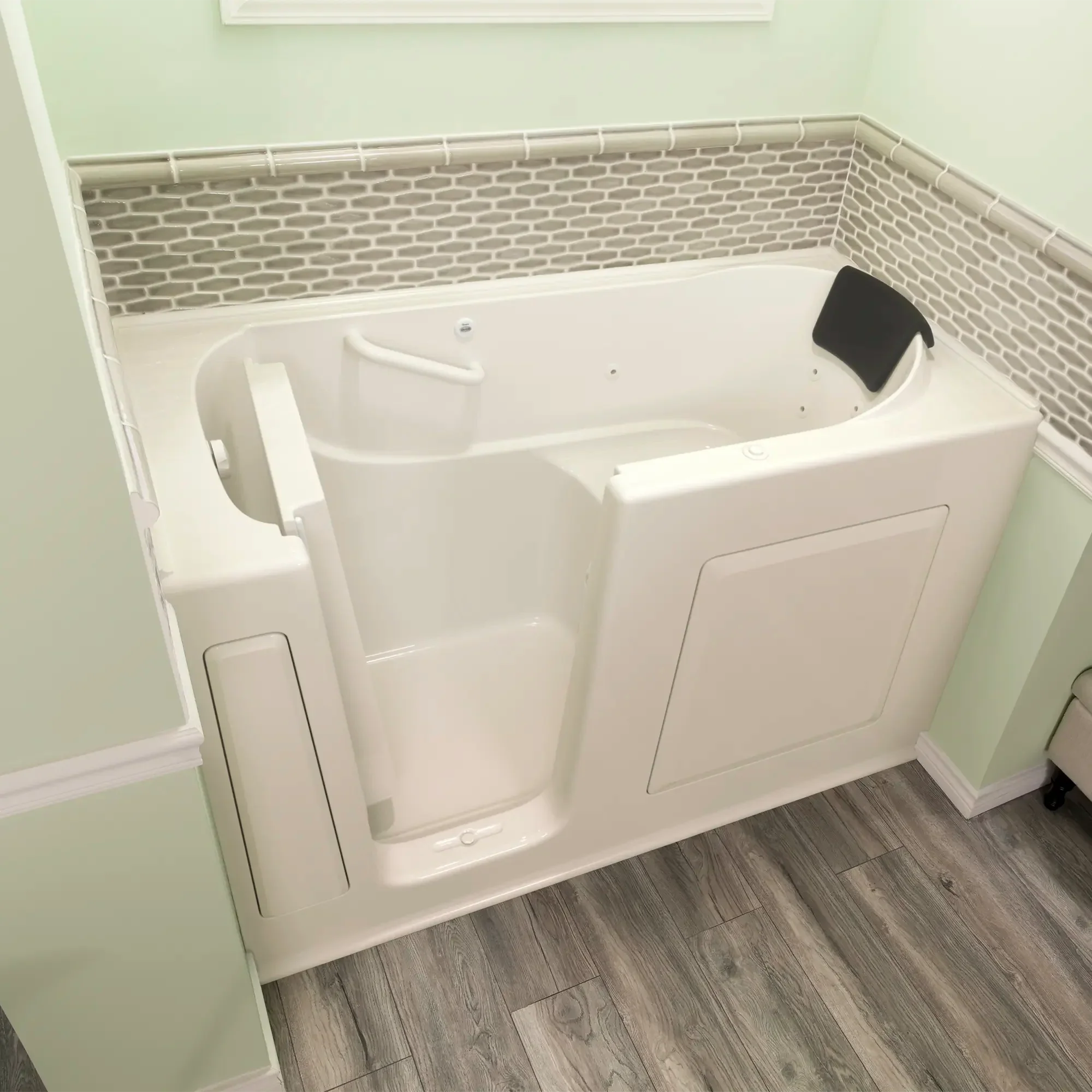 Gelcoat Premium Series 30 x 60 -Inch Walk-in Tub With Whirlpool System - Left-Hand Drain - Image 9
