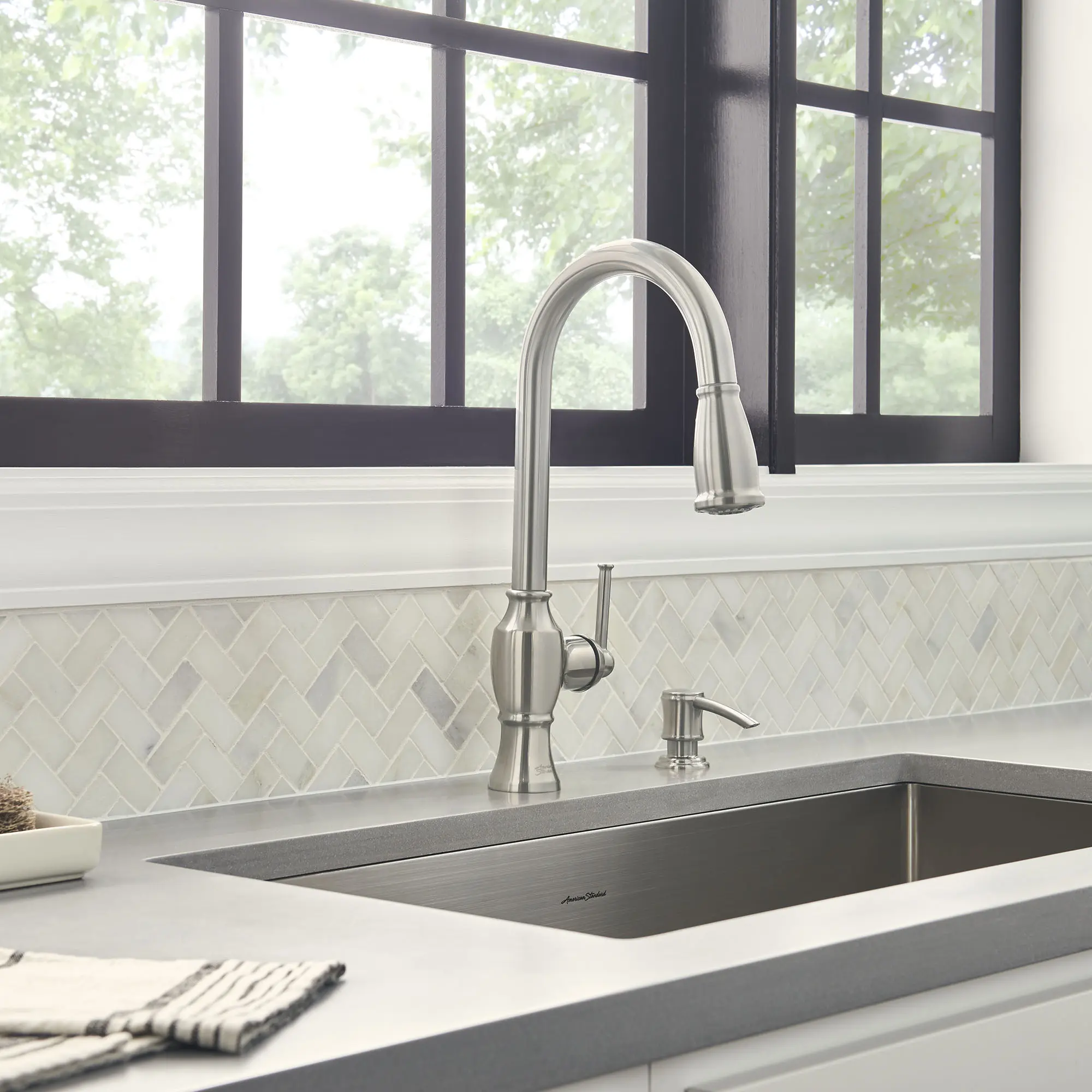 Marchand® Single Control Pull-Down Kitchen Faucet - Image 31