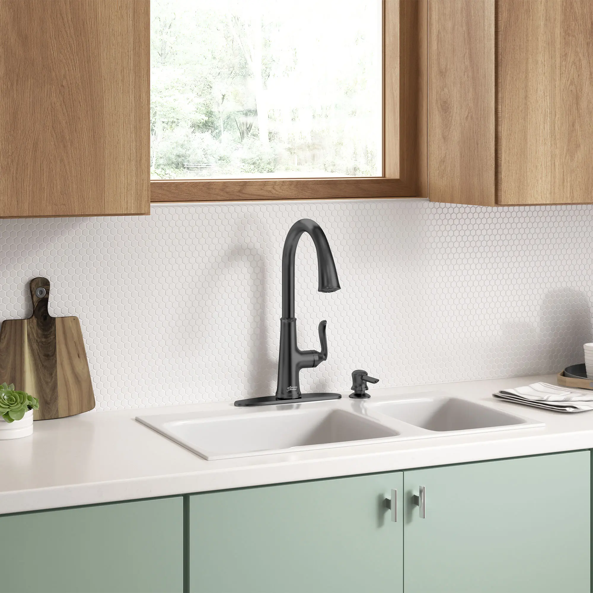 Northport® One-Handle Pull-Down Kitchen Faucet With Soap Dispenser - Image 6