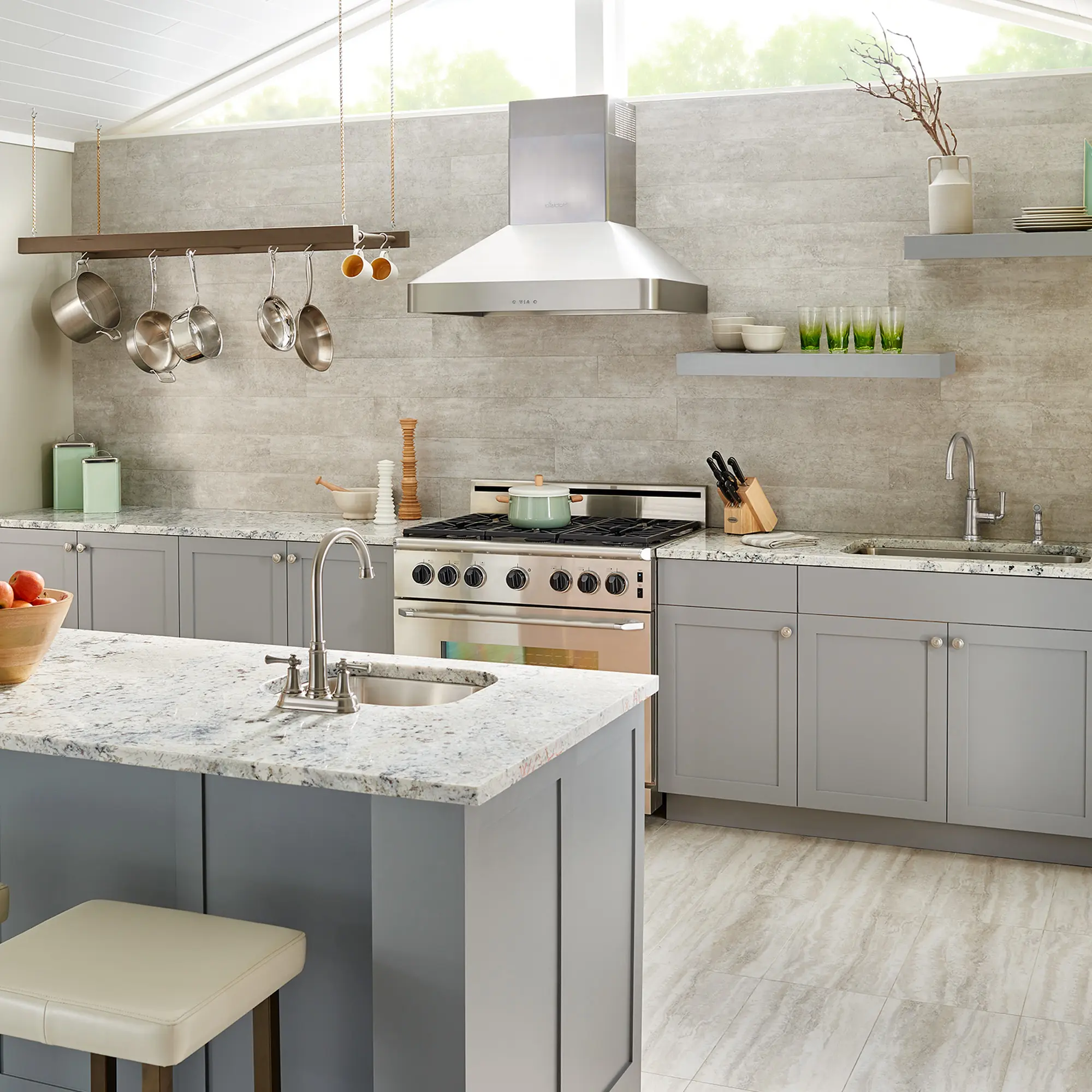 Portsmouth® Single-Handle Kitchen Faucet 2.2 gpm/8.3 L/min With Side Spray - Image 20