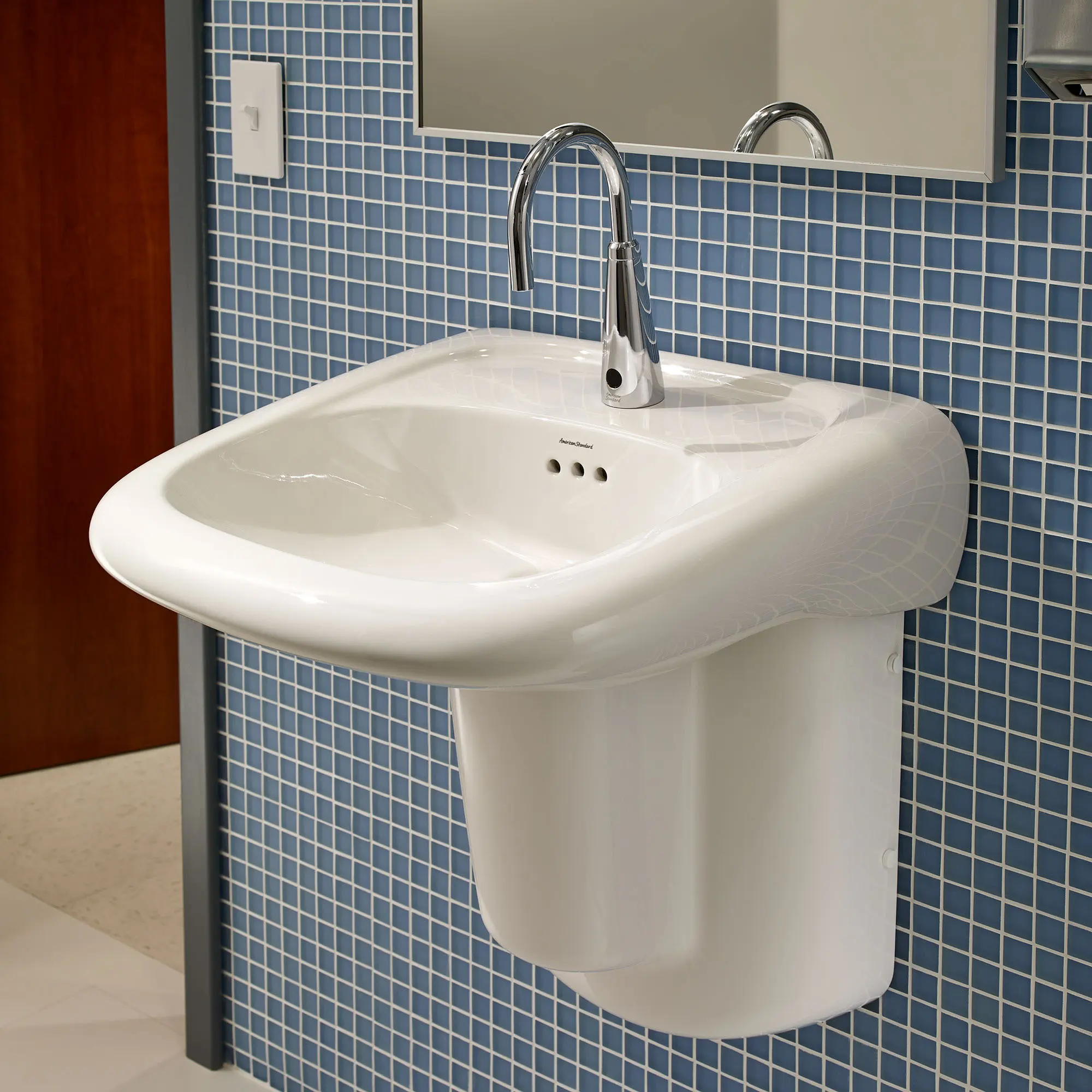 Selectronic® Gooseneck Touchless Faucet, Base Model, 0.35 gpm/1.3 Lpm - Image 4