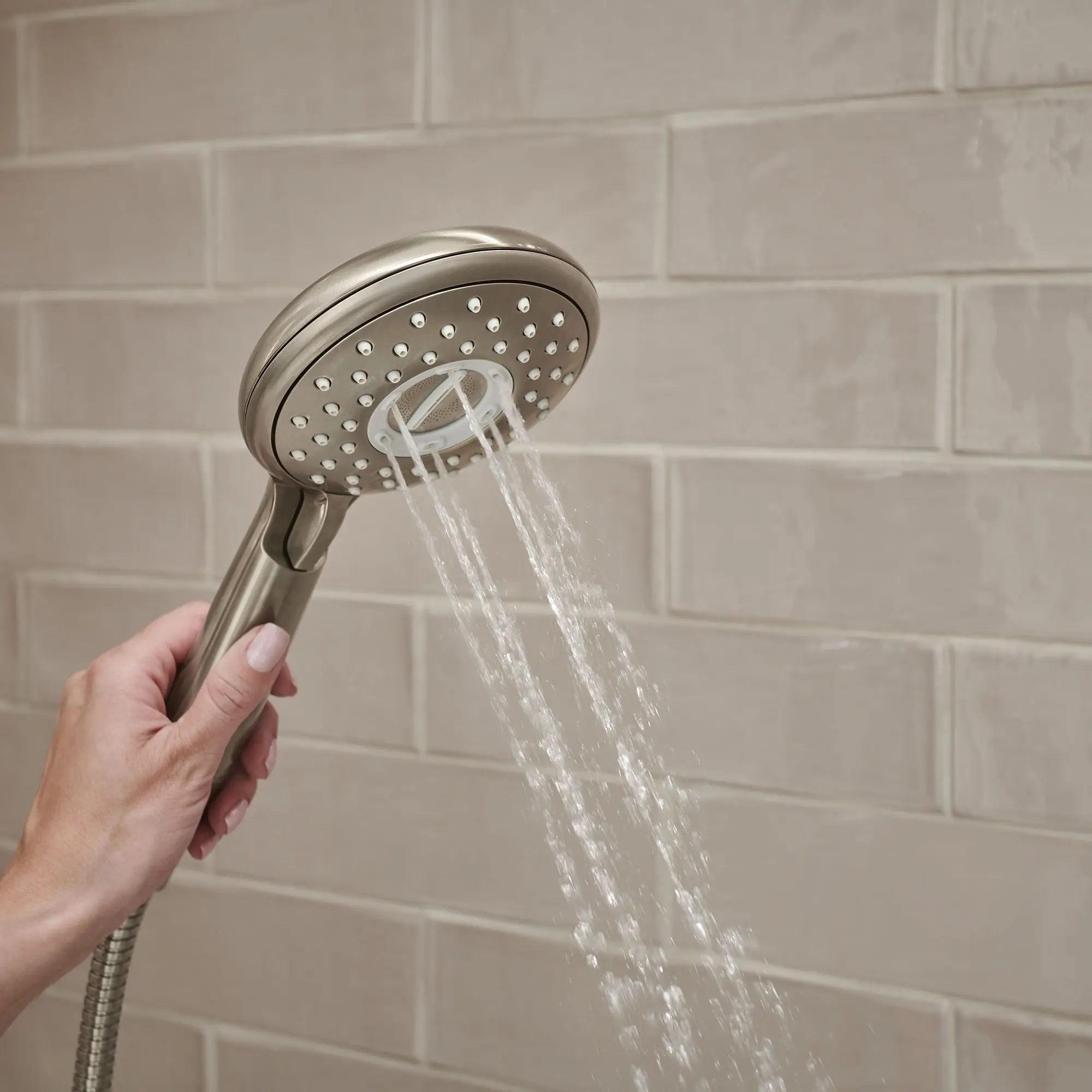 Spectra Versa® 24-Inch 4-Function 2.5 gpm/9.5 L/min Shower System With Rain Showerhead - Image 6