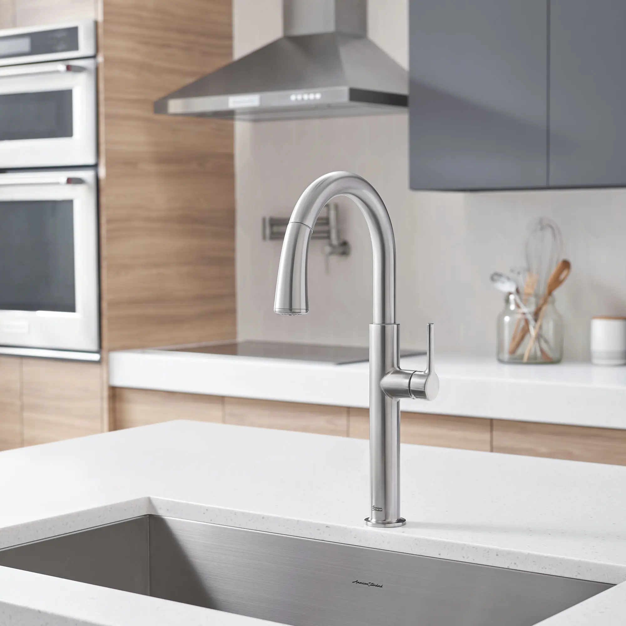 Studio® S Pull-Down Dual Spray Kitchen Faucet 1.5 gpm/5.7 L/min - Image 47