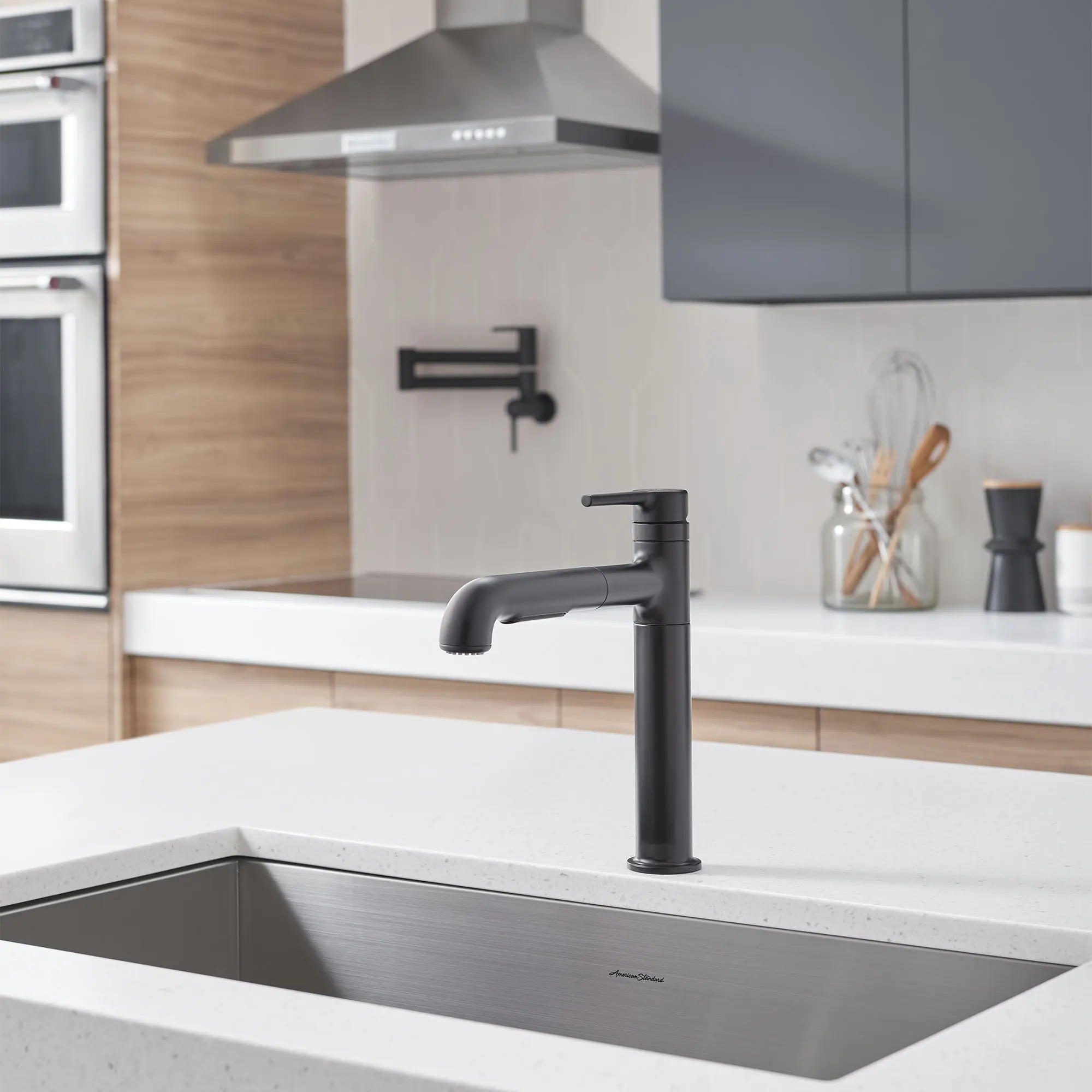 Studio® S Pull-Out Dual Spray Kitchen Faucet - Image 35