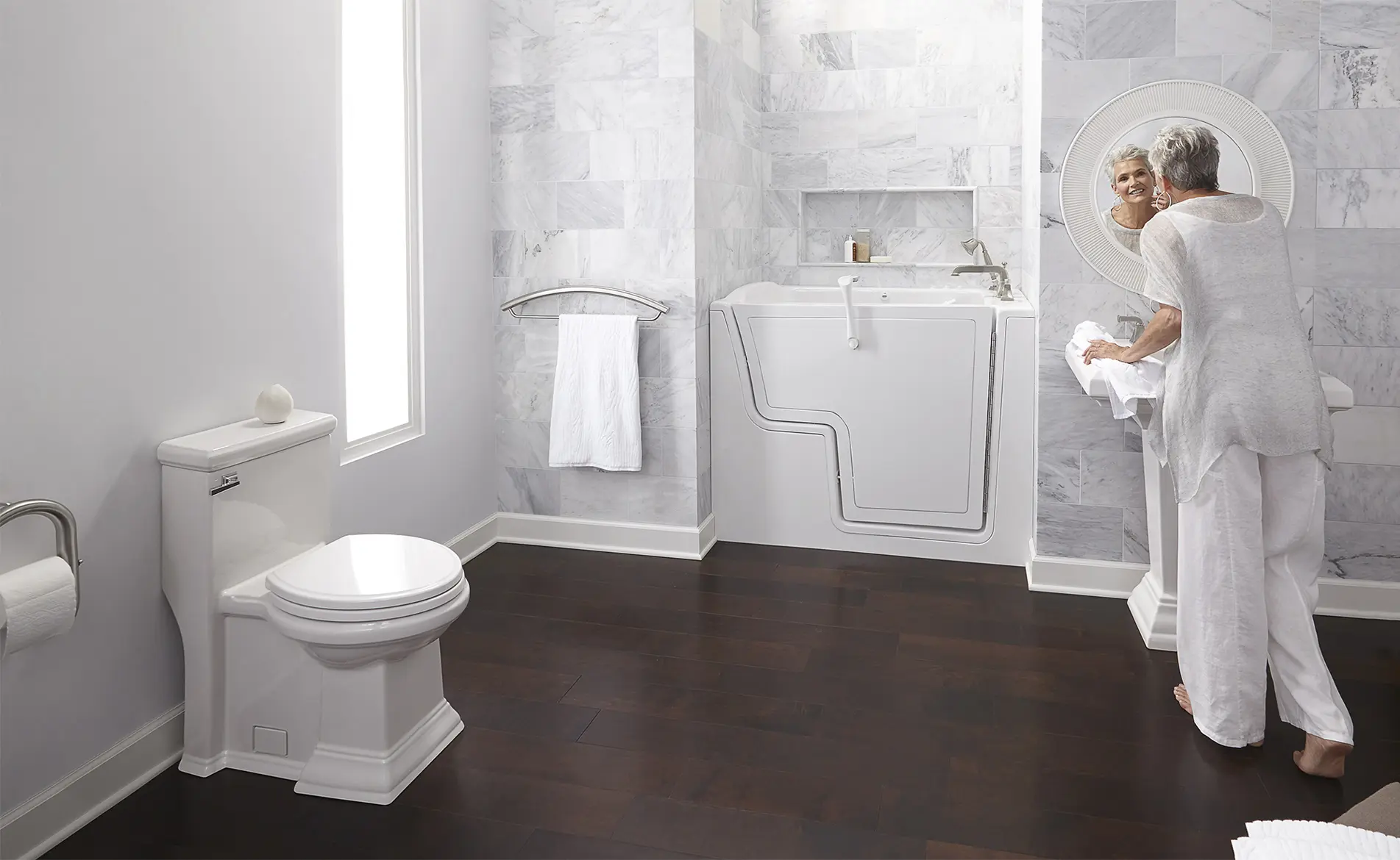 Town Square FloWise Right Height Elongated One-Piece 1.28 gpf Toilet - Image 4