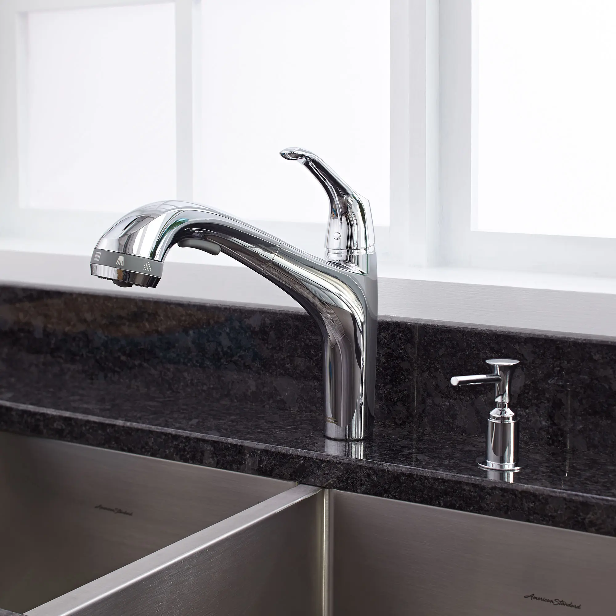 Xavier SelectFlo Pull-Out Kitchen Faucet - Image 3